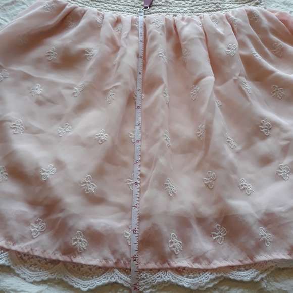pink skirt with lace and beautiful details! - Picture 6 of 8